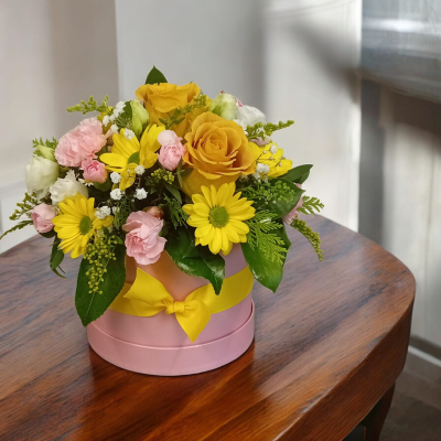 Florist choice hatbox - Bright Hat Box with vibrant seasonal flowers arranged in an elegant keepsake box. A joyful, vase-free floral gift perfect for birthdays, thank yous or brightening someone’s day.